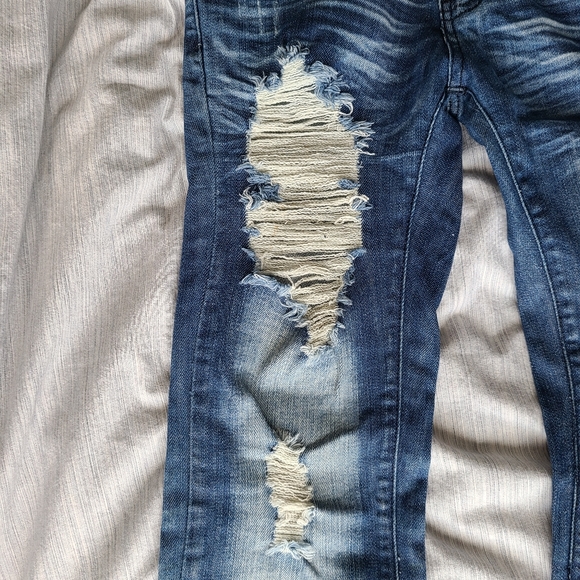 Machine Distressed Jeans - Picture 5 of 9